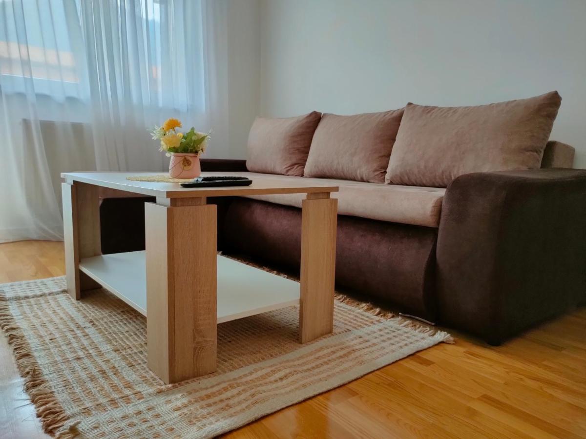 Aleksandar Apartment *